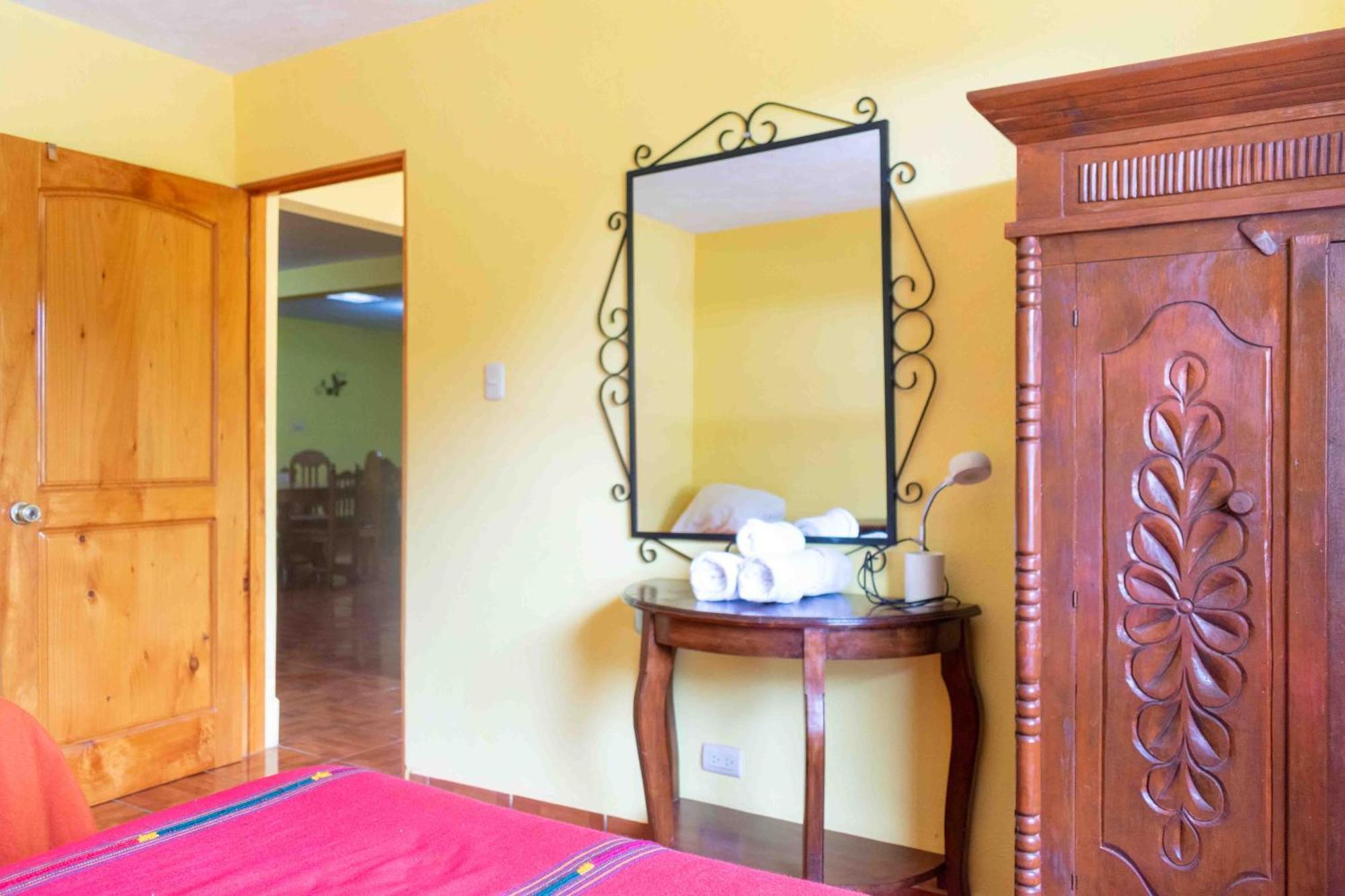 Casa Esperanza Lägenhet Panajachel Exteriör bild