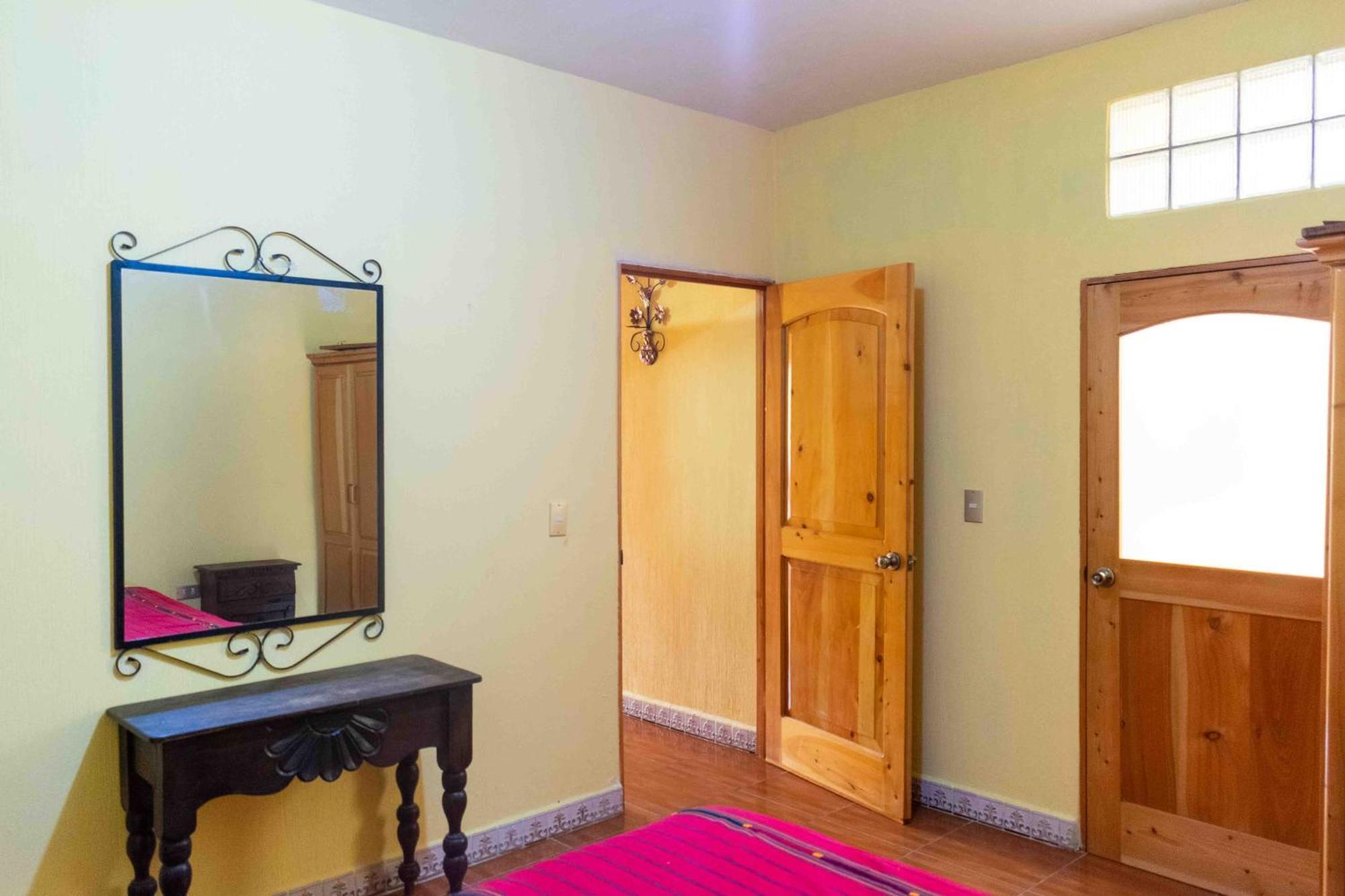 Casa Esperanza Lägenhet Panajachel Exteriör bild