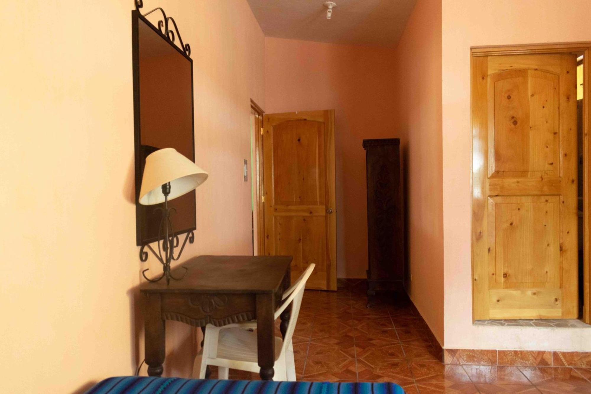 Casa Esperanza Lägenhet Panajachel Exteriör bild